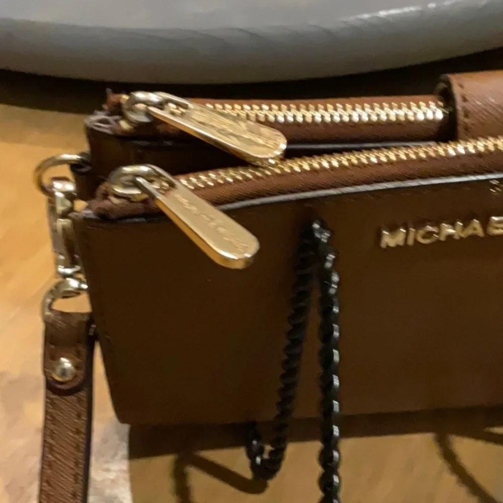 EUC Michael Kors Tan Leather Jetset Wristlet